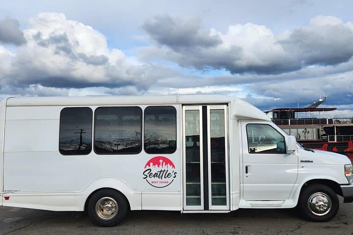 Seattle City Tour: 3-Hour Bus Highlights — Space Needle, Pike Place & Ballard Locks photo 5