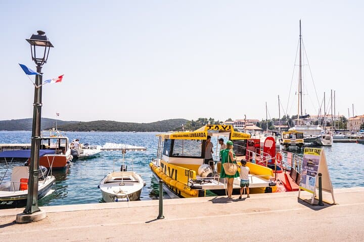 Korčula 3-Island Catamaran: Badija, Vrnik & Stupe Day Cruise photo 3