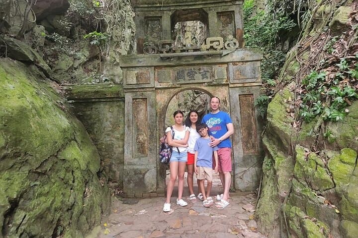 Da Nang Buddhism Tour: Nam Son Pagoda, Marble Mountains & Lady Buddha photo 4
