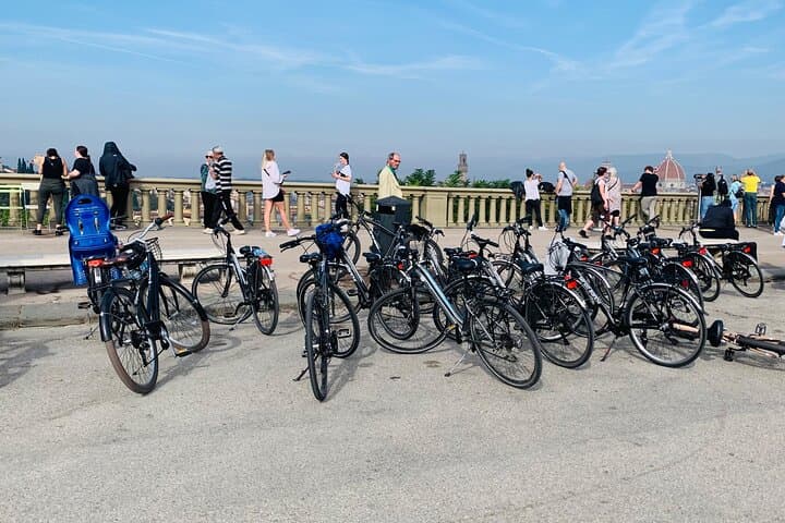 Sunset Bike Tour of Florence: Rose Garden Ride to Piazzale Michelangelo photo 3