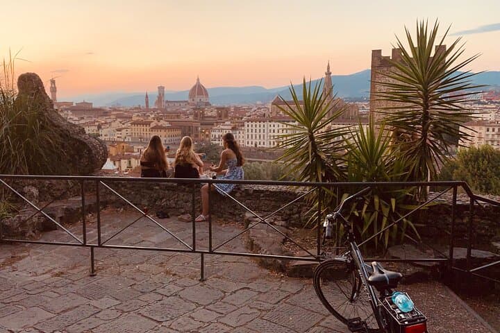 Sunset Bike Tour of Florence: Rose Garden Ride to Piazzale Michelangelo
