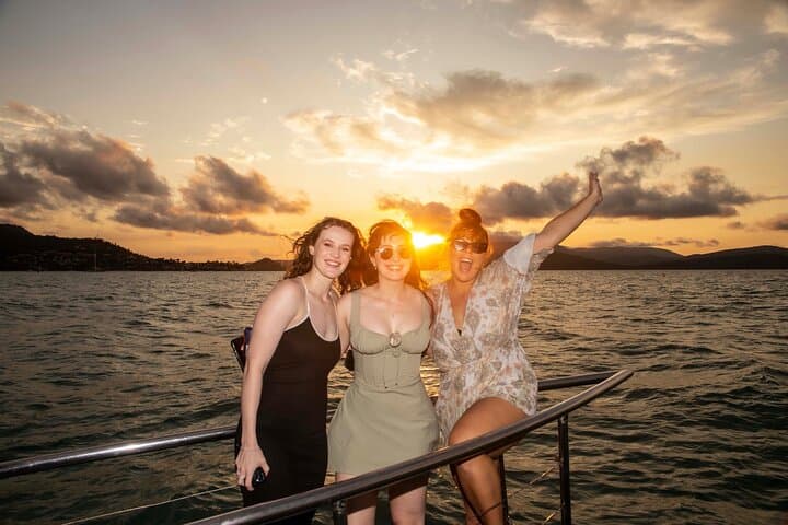 Sundowner Sunset Cruise Airlie Beach — Whitsunday Catamaran Sunset Cruise photo 4