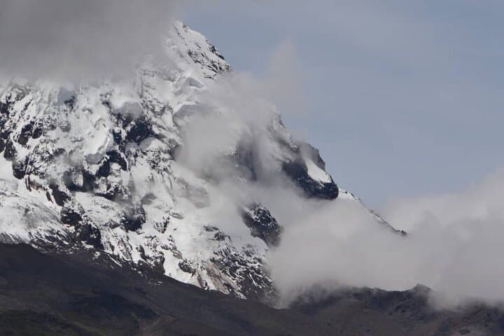 Antisana Volcano Birding and Hike: Private Andes Tour from Quito