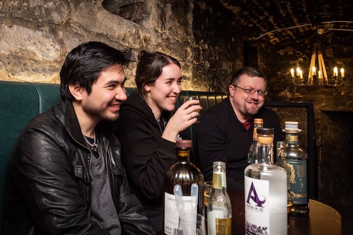 Underground Gin Tasting at The Lost Close: Evolution of Gin in Edinburgh photo 2