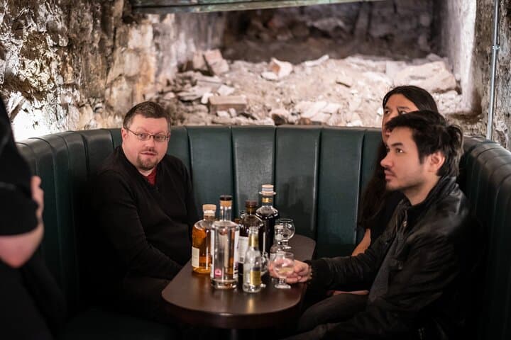 Underground Gin Tasting at The Lost Close: Evolution of Gin in Edinburgh photo 5