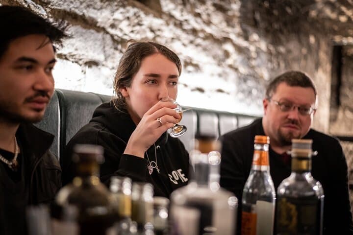 Underground Gin Tasting at The Lost Close: Evolution of Gin in Edinburgh photo 6