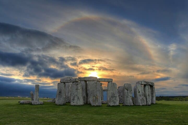 Private Stonehenge Round-Trip Transfer From London photo 3