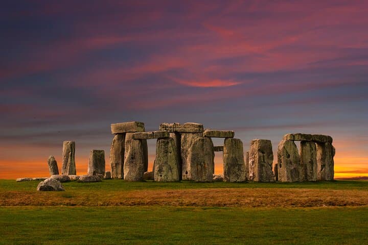 Private Stonehenge Round-Trip Transfer From London photo 5