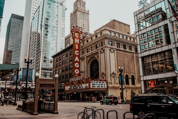 Chicago Mobs and Haunts Walking Tour: Ghosts, Gangsters & Loop Secrets