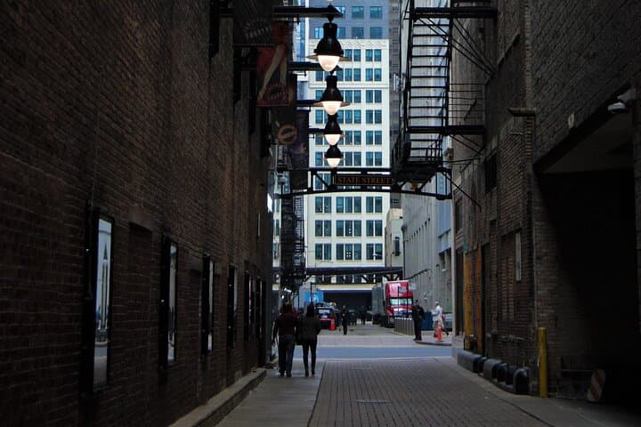 Chicago Mobs and Haunts Walking Tour: Ghosts, Gangsters & Loop Secrets photo 3