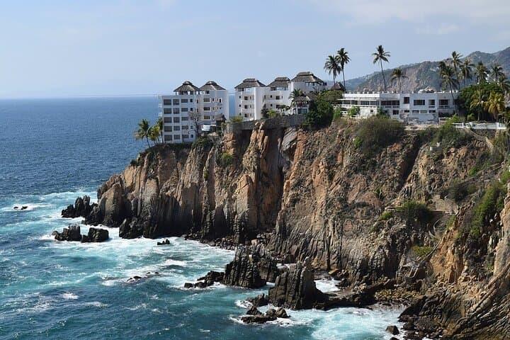 Private Transfer Mexico City to Acapulco with 2-Hour Cuernavaca Stop photo 2
