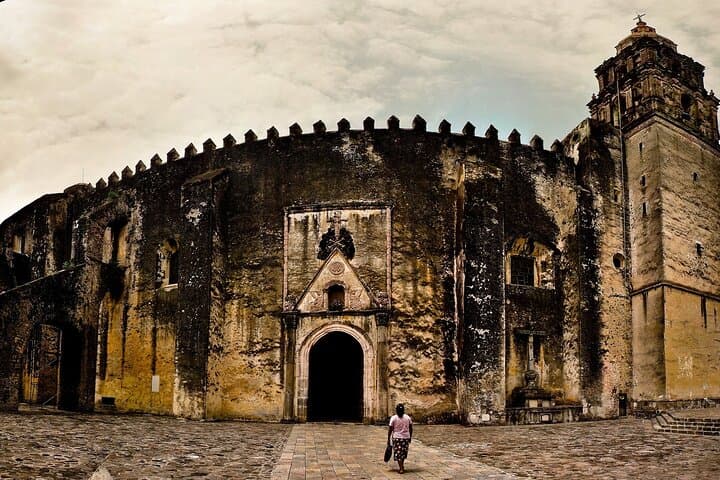 Private Transfer Acapulco to Mexico City with 2-Hour Cuernavaca Stop at Palacio de Cortés photo 5