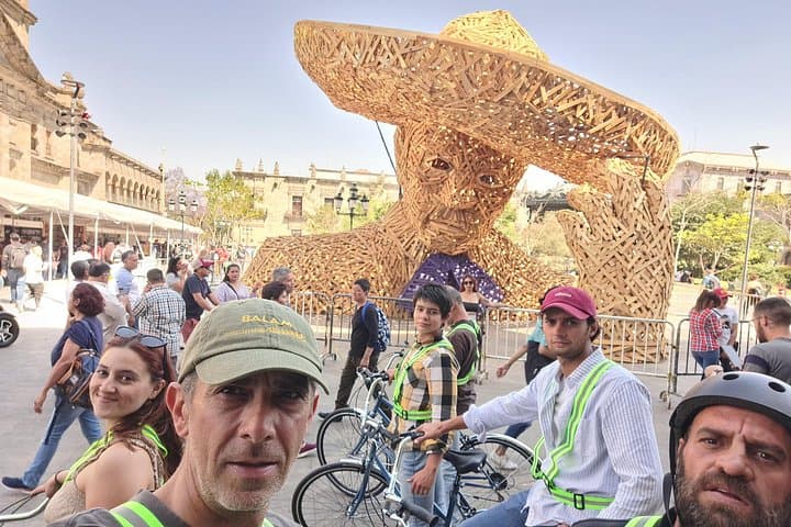 3-Hour Guadalajara Bike and Food Tour — Markets, Barragán Architecture & Local Eats