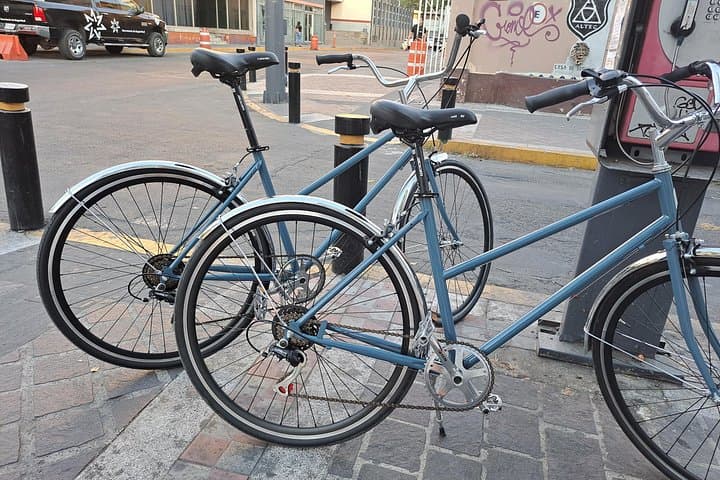 3-Hour Guadalajara Bike and Food Tour — Markets, Barragán Architecture & Local Eats photo 2