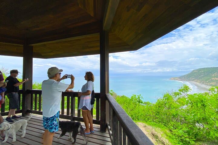 Manta Rainforest & Pacoche Day Tour — Fish Market, Toquilla Hats & Lighthouse Views