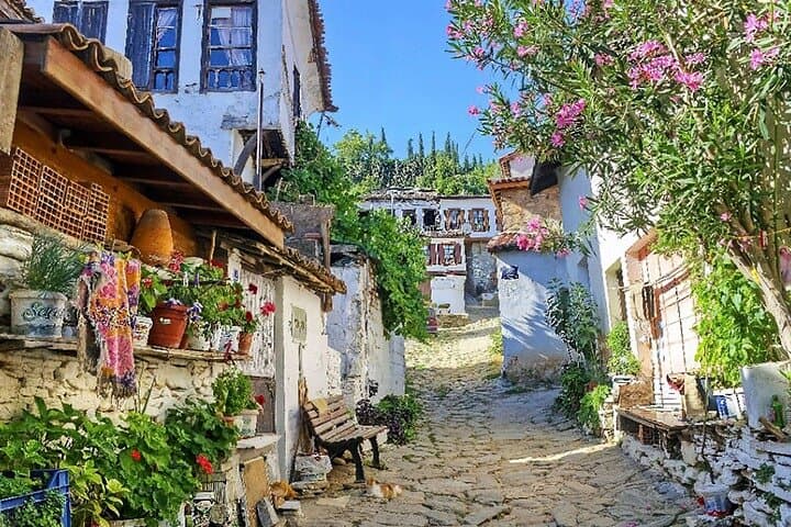 Full-Day Private Cappadocia Tour: Göreme, Uchisar, Paşabağ & Avanos Highlights photo 4