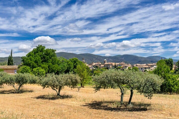 Full-Day Luberon Villages Tour From Aix: Gordes, Roussillon & Lourmarin photo 2