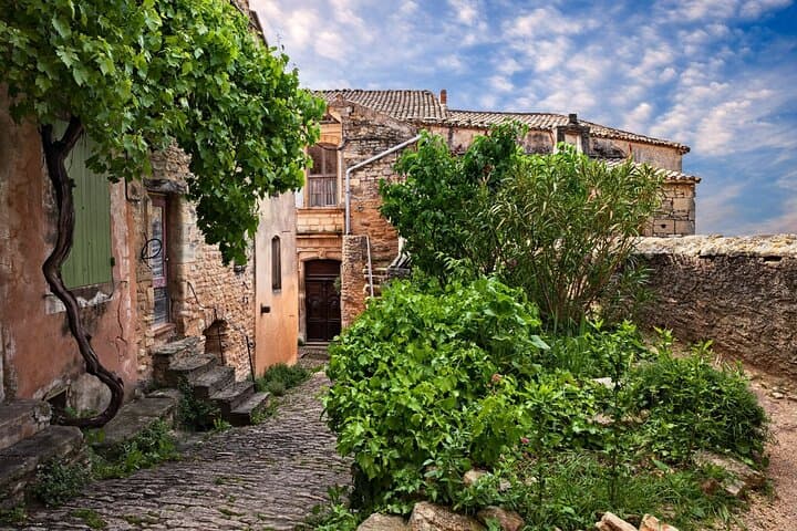 Full-Day Luberon Villages Tour From Aix: Gordes, Roussillon & Lourmarin photo 4