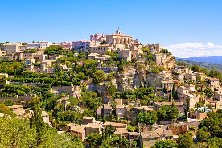 Full-Day Luberon Villages Tour From Aix: Gordes, Roussillon & Lourmarin photo 1