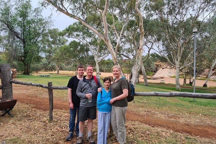 Full-Day West and East MacDonnell Ranges Tour from Alice Springs