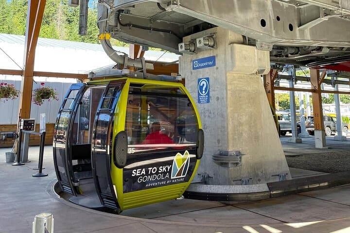 Sea to Sky Day Tour: Whistler & Squamish Private Day Trip from Vancouver photo 1