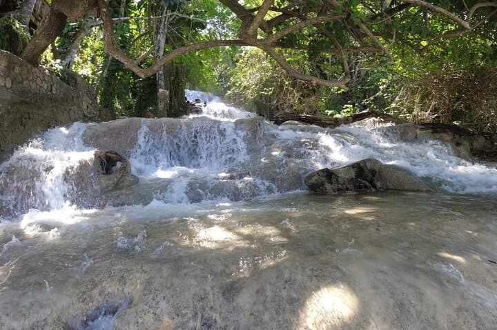 Climb Dunn's River Falls: Falmouth to Ocho Rios Guided Tour photo 4