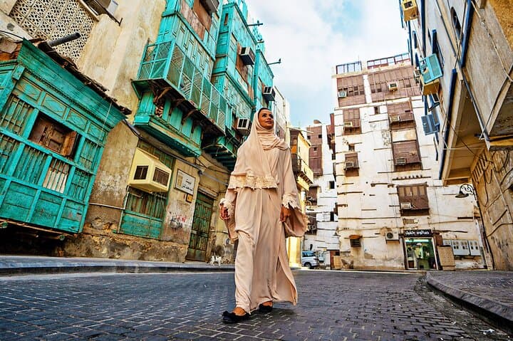 Jeddah Historical Tour from Jeddah Port — Al-Balad, Tayebat Museum & Corniche Drive photo 1