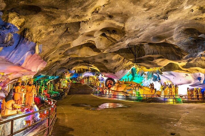 Dream Day in Kuala Lumpur: Batu Caves, Waterfall Swim & Local Eats