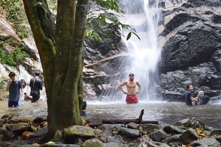 Dream Day in Kuala Lumpur: Batu Caves, Waterfall Swim & Local Eats photo 6
