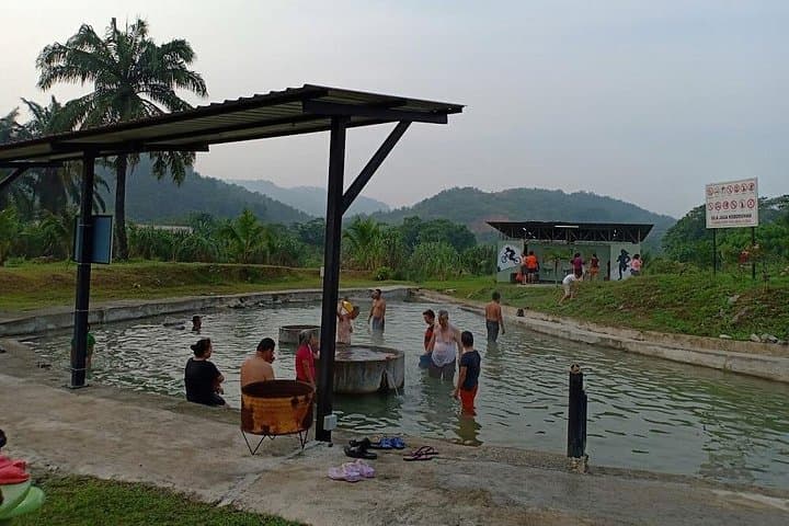Broga Day Tour: Hot Springs, Broga Sak Dato Temple & Satay Kajang Food Experience photo 3