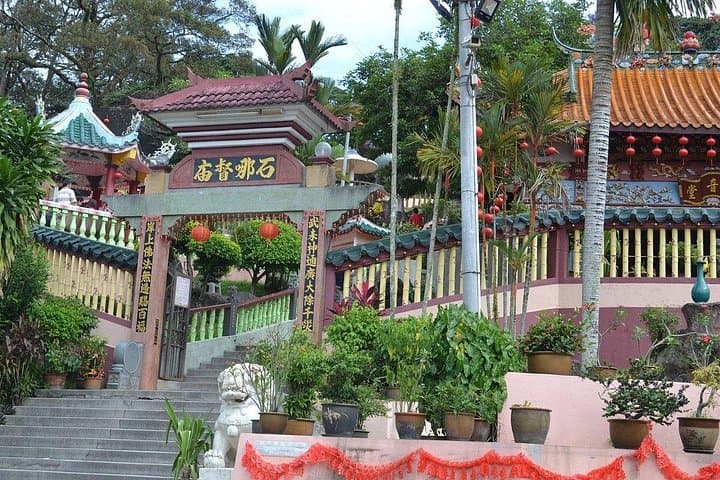 Broga Day Tour: Hot Springs, Broga Sak Dato Temple & Satay Kajang Food Experience