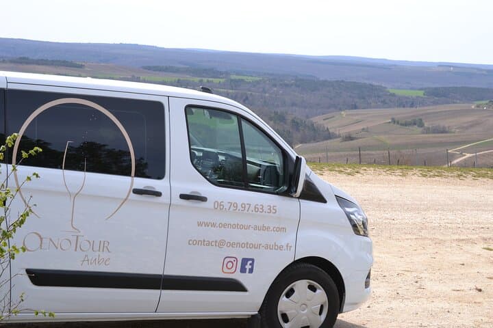 Private Champagne Day Trip from Paris: Cellars, Tastings & Vineyard Picnic photo 2