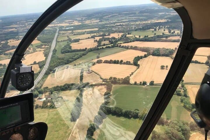 Royal Surrey Helicopter Tour: 25-Min Scenic Flight Over Box Hill, Denbies & Polesden Lacey photo 3