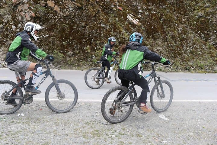 Classic Inca Jungle Trek 4-Day from Cusco — Bike, Hike & Machu Picchu by Train photo 3