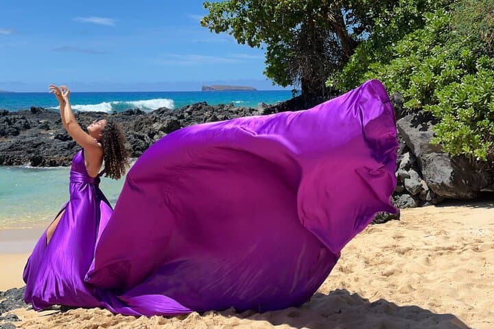 Maui Flying Dress Photoshoot: Iconic Beach Portrait Experience