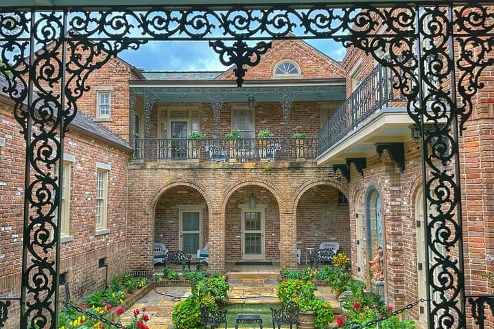 Mobile Historic Sights and Bellingrath Gardens Private Day Tour
