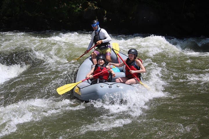 Whitewater Rafting on Río Sarapiquí: A Small‑Group Adventure Near La Virgen photo 4