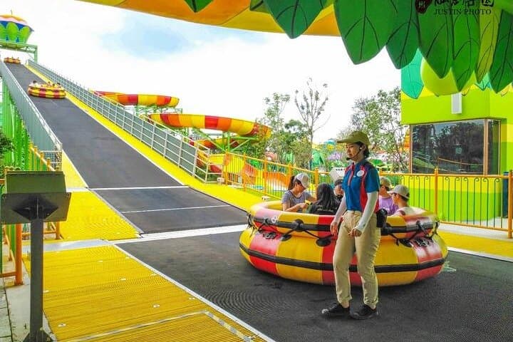 Private Day Tour to Sunac Land Amusement Park in Guangzhou — Family-Friendly Rides & Signature Shows photo 3