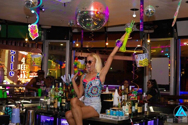 Fremont Street Bar Crawl: The Essential Downtown Las Vegas Nightlife Guide photo 3
