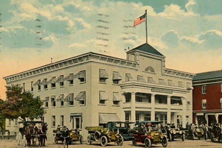Gettysburg Historic Tavern Evening Walking Tour — Stories from the Square