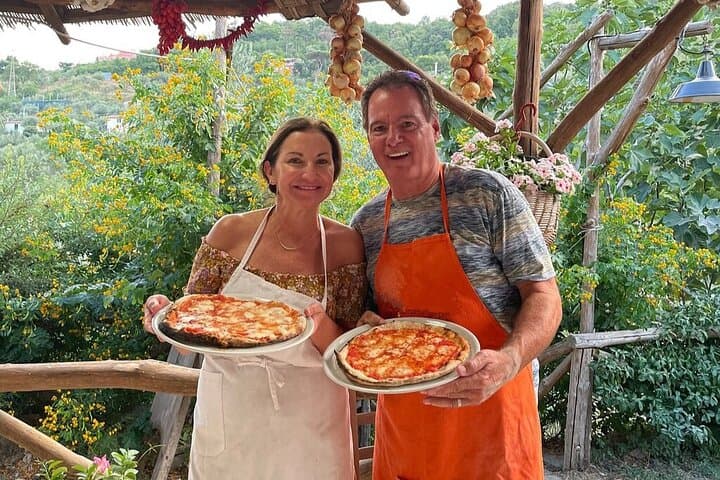 Hands-On Pizza Class in Sorrento Hills with Wine & Limoncello