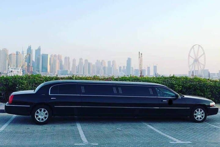 Dubai 1-Hour Limousine Experience — Private City Ride with Driver photo 2