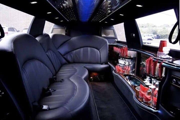 Dubai 1-Hour Limousine Experience — Private City Ride with Driver photo 3