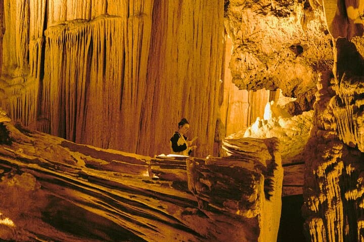 Private Round-Trip Transfer to Luray Caverns from Washington, D.C.: Luxury Access to Shenandoah's Underground Park photo 2