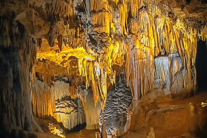 Private Round-Trip Transfer to Luray Caverns from Washington, D.C.: Luxury Access to Shenandoah's Underground Park photo 3