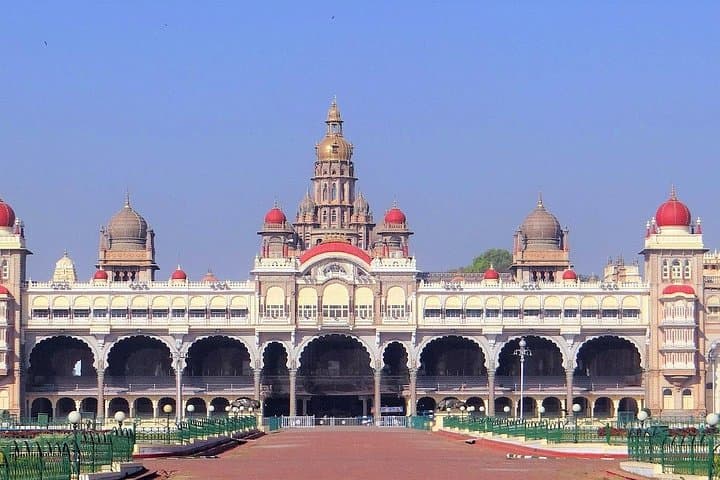 Full-Day Mysore & Srirangapatna Tour from Bengaluru: Palaces, Chamundi Hill & Market Strolls photo 3