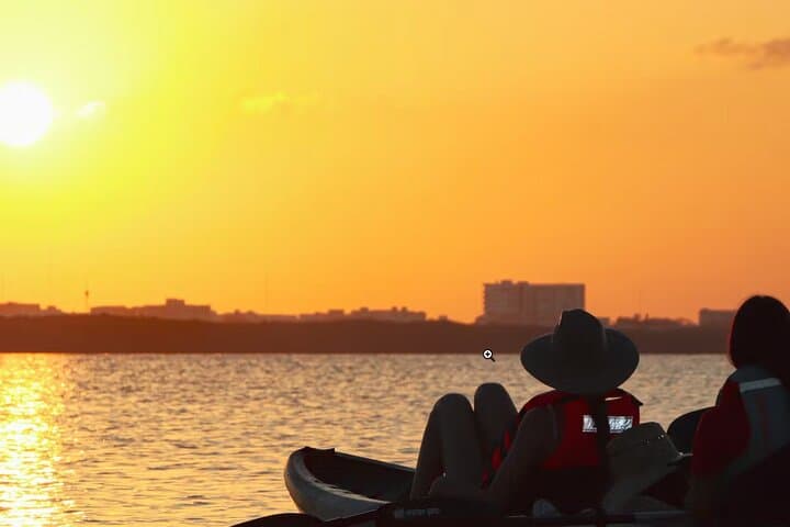 Sunset Kayak Tour in Nichupté Lagoon — Cancun Mangrove Adventure photo 4