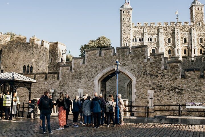 Best of London: Tower of London, Crown Jewels & Thames River Cruise