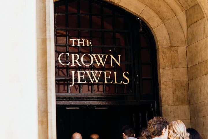 Best of London: Tower of London, Crown Jewels & Thames River Cruise photo 2