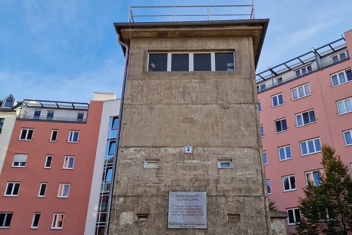 Walking the Berlin Wall: 3-Hour Historical Walking Tour photo 4